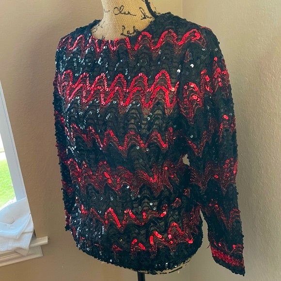 VINTAGE : Red / Black Sequined Top - Picture 2 of 11